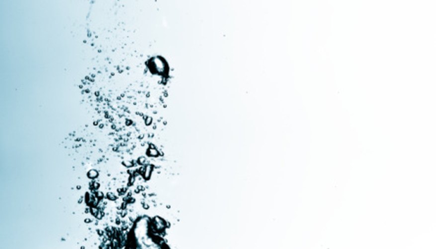 Photo Credit: Jupiterimages/Photos.com/Getty Images A siphon works best when there are no air bubbles in the hose.