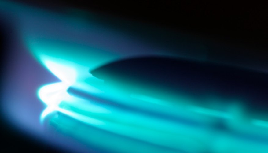Photo Credit: Hemera Technologies/AbleStock.com/Getty Images Heat energy is transferred by particles bumping into one another.