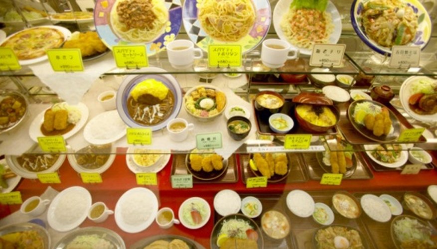 Photo Credit: Jupiterimages/Photos.com/Getty Images The only thing that is typical of all restaurants is that they serve food.