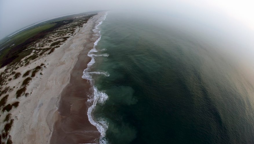 Photo Credit: Thinkstock/Comstock/Getty Images Oceans are next to beaches.
