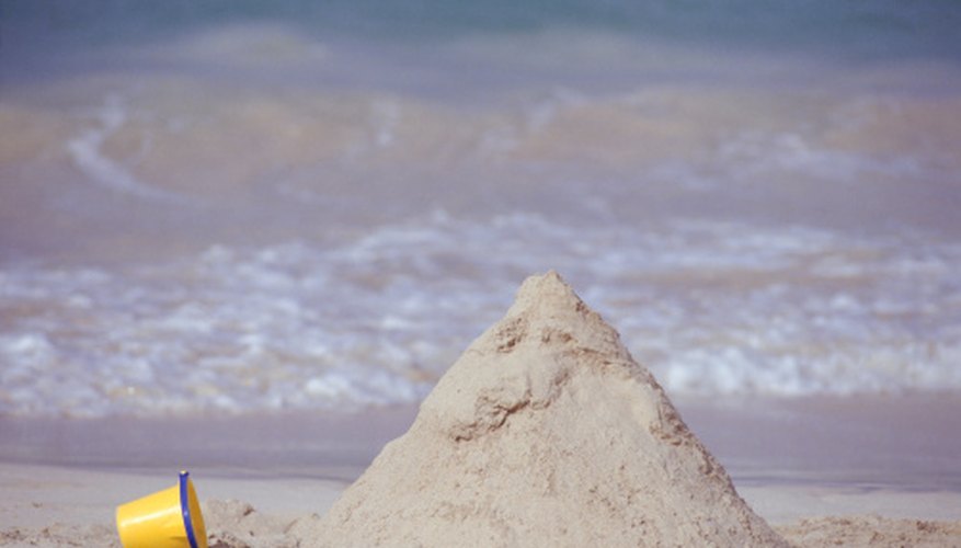 Photo Credit: David De Lossy/Photodisc/Getty Images Wet sand has a higher angle of repose than dry sand. And it makes better sand castles.