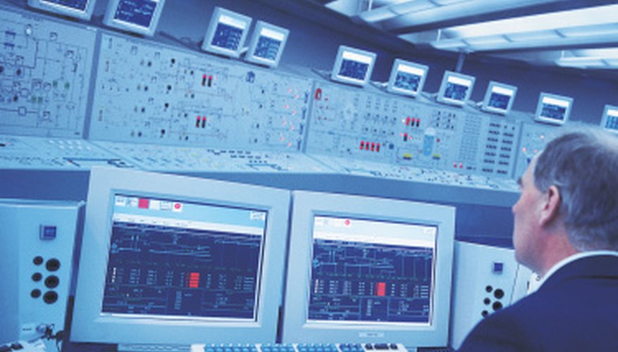 La CIM integra operaciones de planta de manufactura con el sistema de software de empresas.