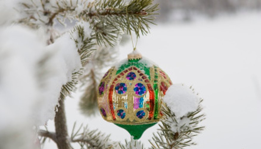 Baubles like this can easily double as Arabian decorations. Baubles like this can easily double as Arabian decorations.