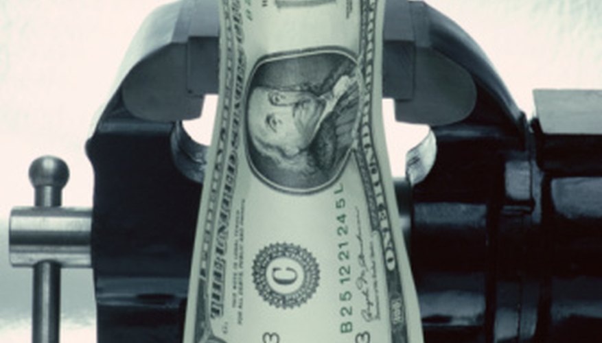 Las políticas monetarias y fiscales pueden ser alteradas para reducir el nivel de inflación.