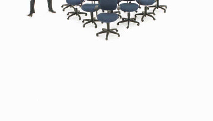 Una organización vertical cuenta con capas bien definidas de autoridad.