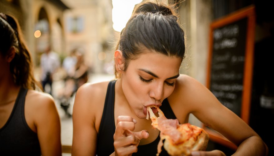 Se puede comer con poco dinero.