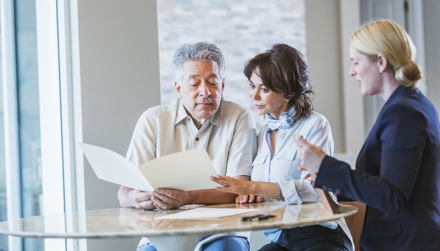 What Is the Difference Between Relative Income & Absolute Income?