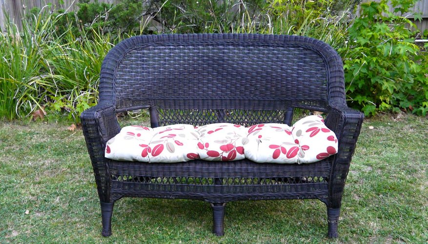Turn an old wicker chair into a fabulous find! Turn an old wicker chair into a fabulous find!