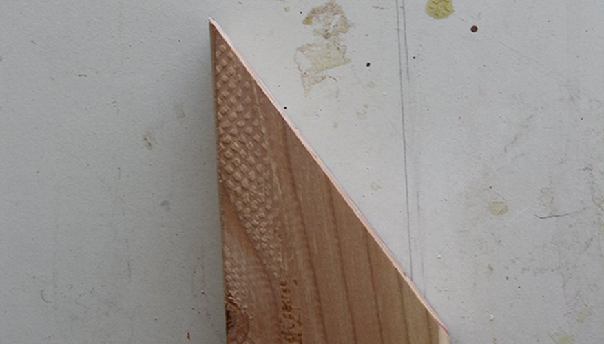 The ends with one 35 degree angle cut will connect at the top of the catapult. The ends with one 35 degree angle cut will connect at the top of the catapult.