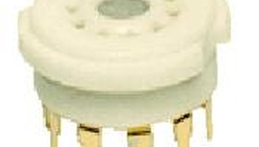 Vacuum tube socket