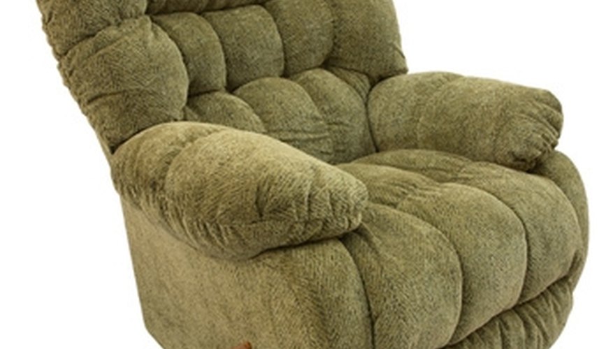 Fabric and leather are the two main coverings for recliners. Fabric and leather are the two main coverings for recliners.