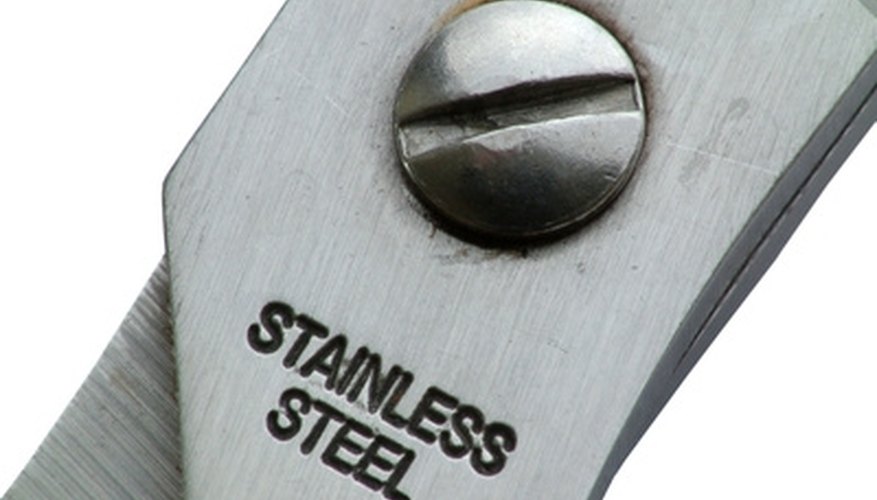 D-rings are often made of stainless steel. D-rings are often made of stainless steel.