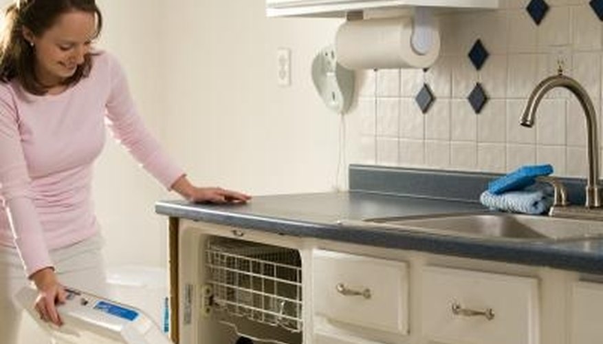 Use the dishwasher to clean a baseball cap while maintaining its shape. Use the dishwasher to clean a baseball cap while maintaining its shape.