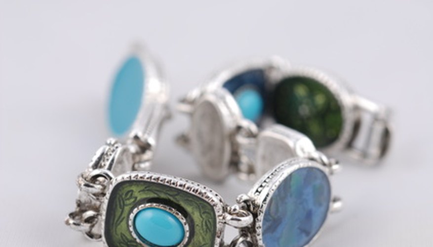 Photo Credit: gem bracelet image by jimcox40 from <a href='http://www.fotolia.com'>Fotolia.com</a> Turquoise is just one of many semi-precious minerals found in Alabama.