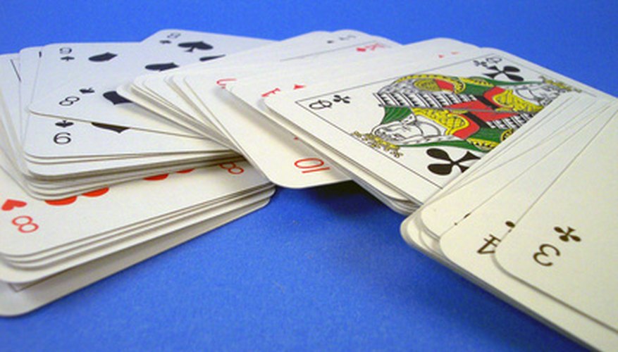 Пасьянсы косынка 2 колоды. Колода карт на столе. Покер карты. Рубашка колоды карт Икс. 36-Card Deck.