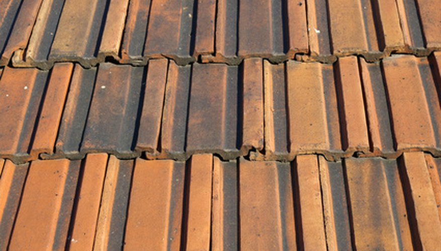 Remove grease and oil before applying spray foam roofing. Remove grease and oil before applying spray foam roofing.
