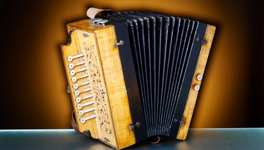 How to Play a Cajun Accordion | Our Pastimes