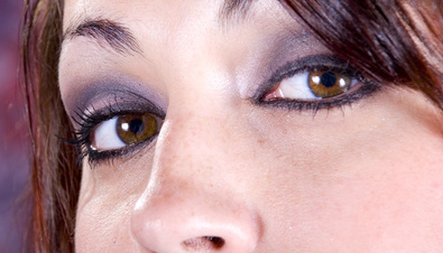 Nystagmus can be reduced by training the eyes to look to one side. Nystagmus can be reduced by training the eyes to look to one side.