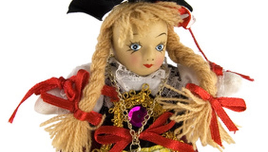 Dress Up Your Dolls In Seasonal Clothing For Craft Shows Dress Up Your Dolls In Seasonal Clothing For Craft Shows