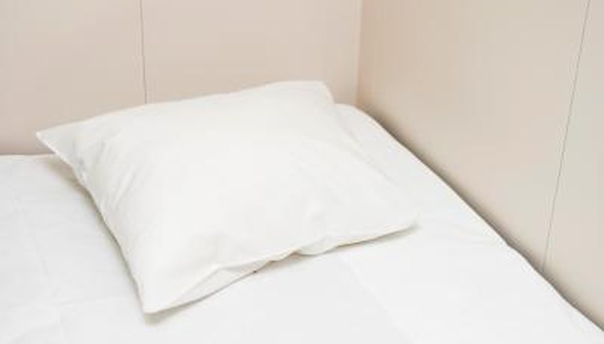 difference between full and queen beds homesteady form fitting mattress