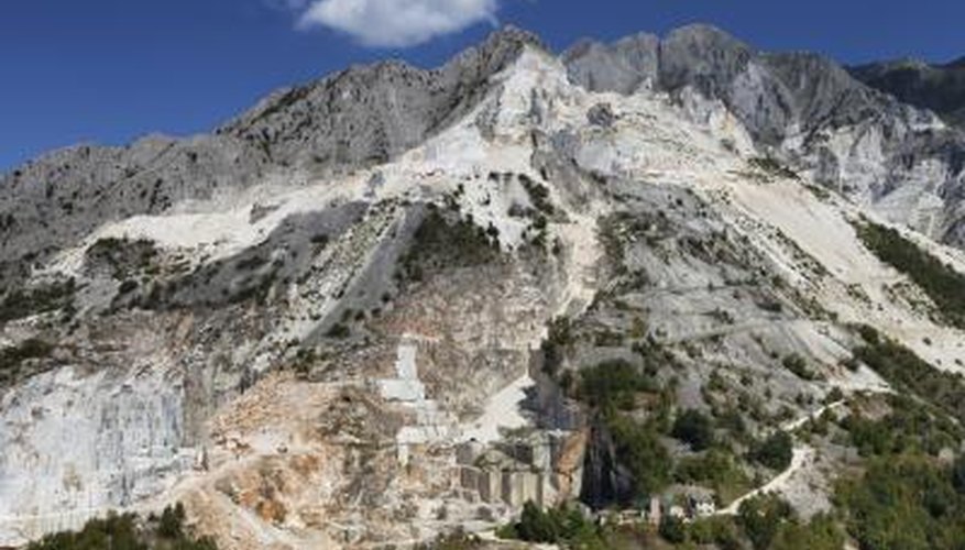 Carrara marble comes from the quarries of Carrara, Italy. Carrara marble comes from the quarries of Carrara, Italy.