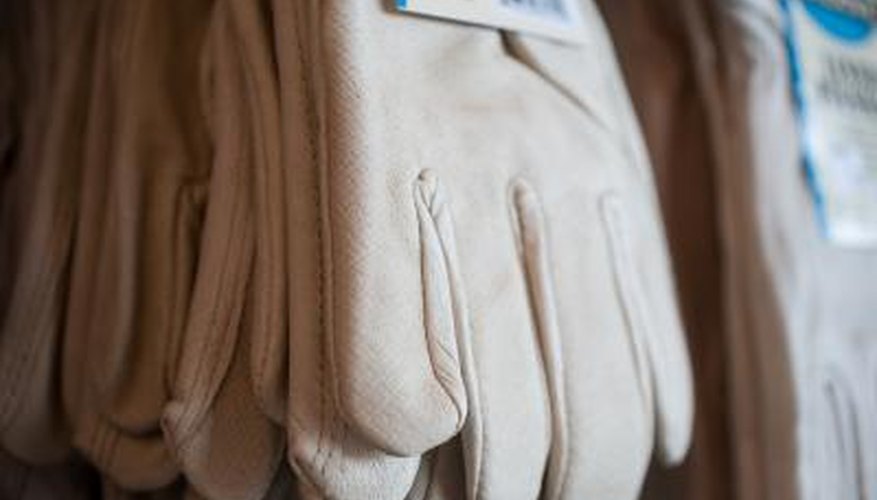 Cloth, rubber or leather gloves protect skin from irritation. Cloth, rubber or leather gloves protect skin from irritation.