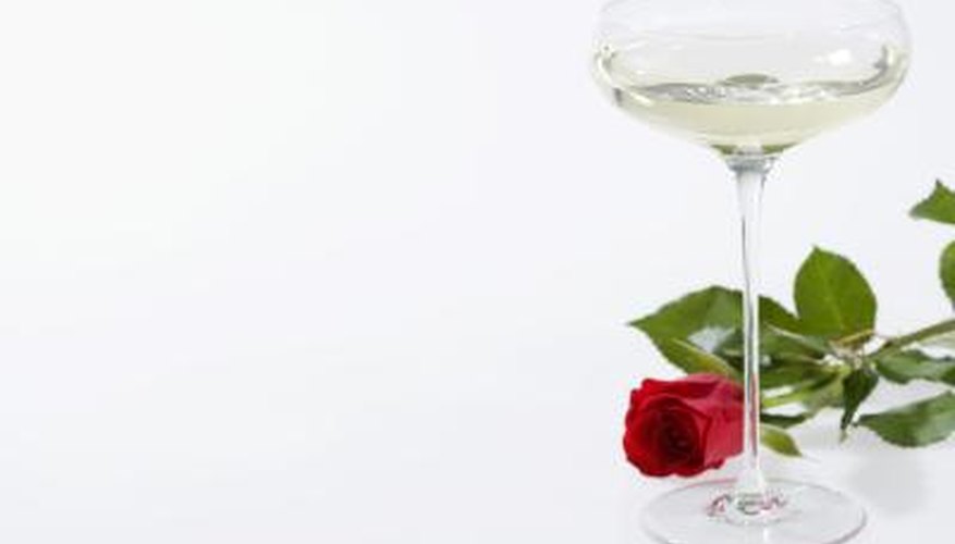 A champagne coupe is a champagne glass with a bowl-shaped receptacle for the beverage. A champagne coupe is a champagne glass with a bowl-shaped receptacle for the beverage.