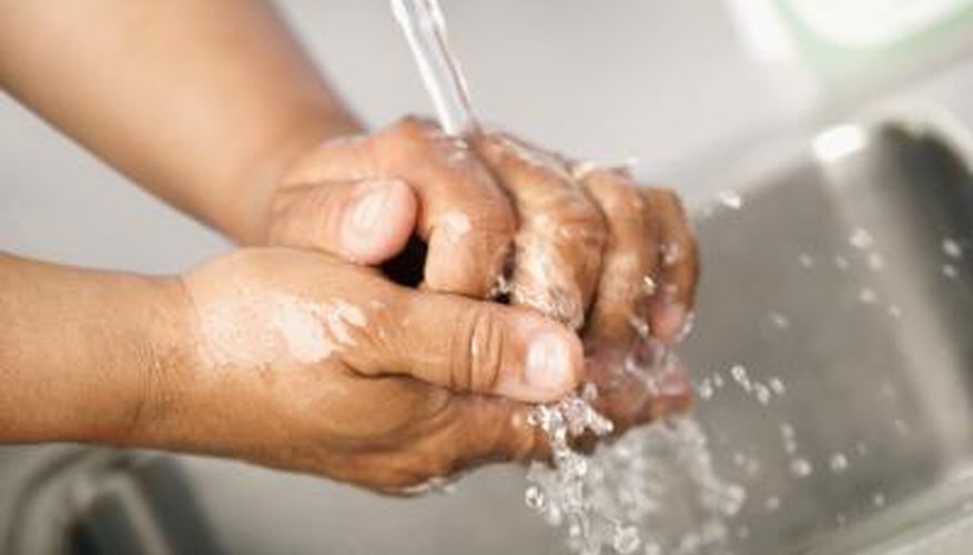 Turn on the water. Turn on the water.