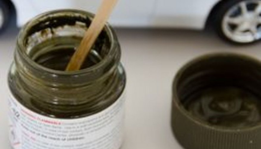 Always stir paint before each use. Always stir paint before each use.