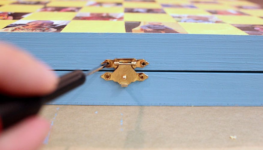 Small box latch Small box latch