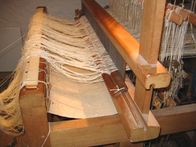 How to Build a Wooden Weaving Loom eHow