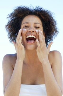 cheeks suntan cremas retinoides contienen conservantes efectos ircservices retinoids oily livestrong