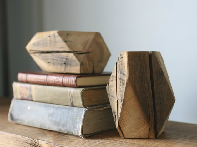 How to Make Your Own Wooden Bookends (with Pictures)  eHow