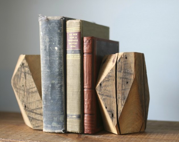 How to Make Your Own Wooden Bookends (with Pictures) eHow
