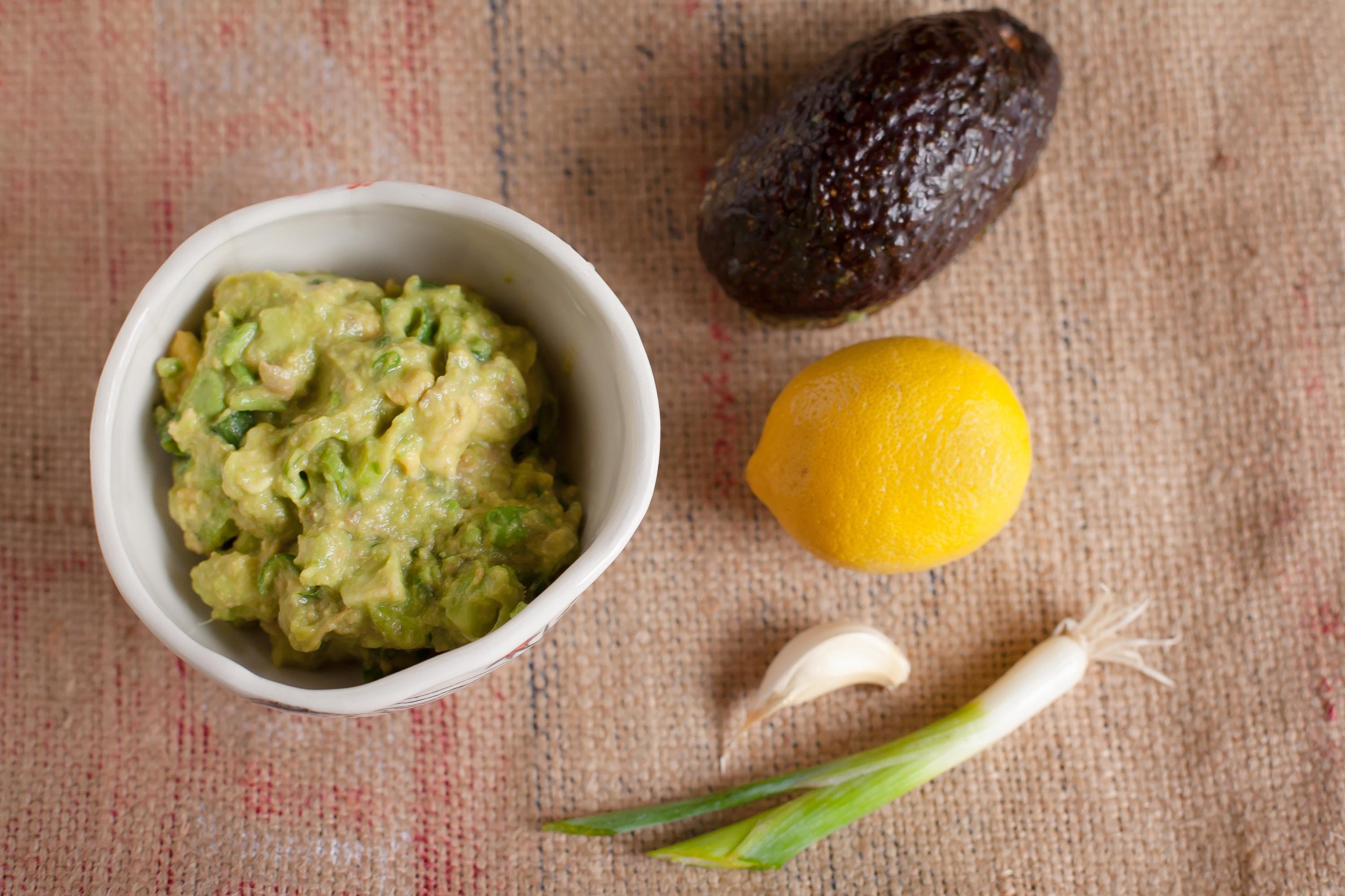 things-to-eat-with-guacamole-besides-chips-with-pictures-ehow