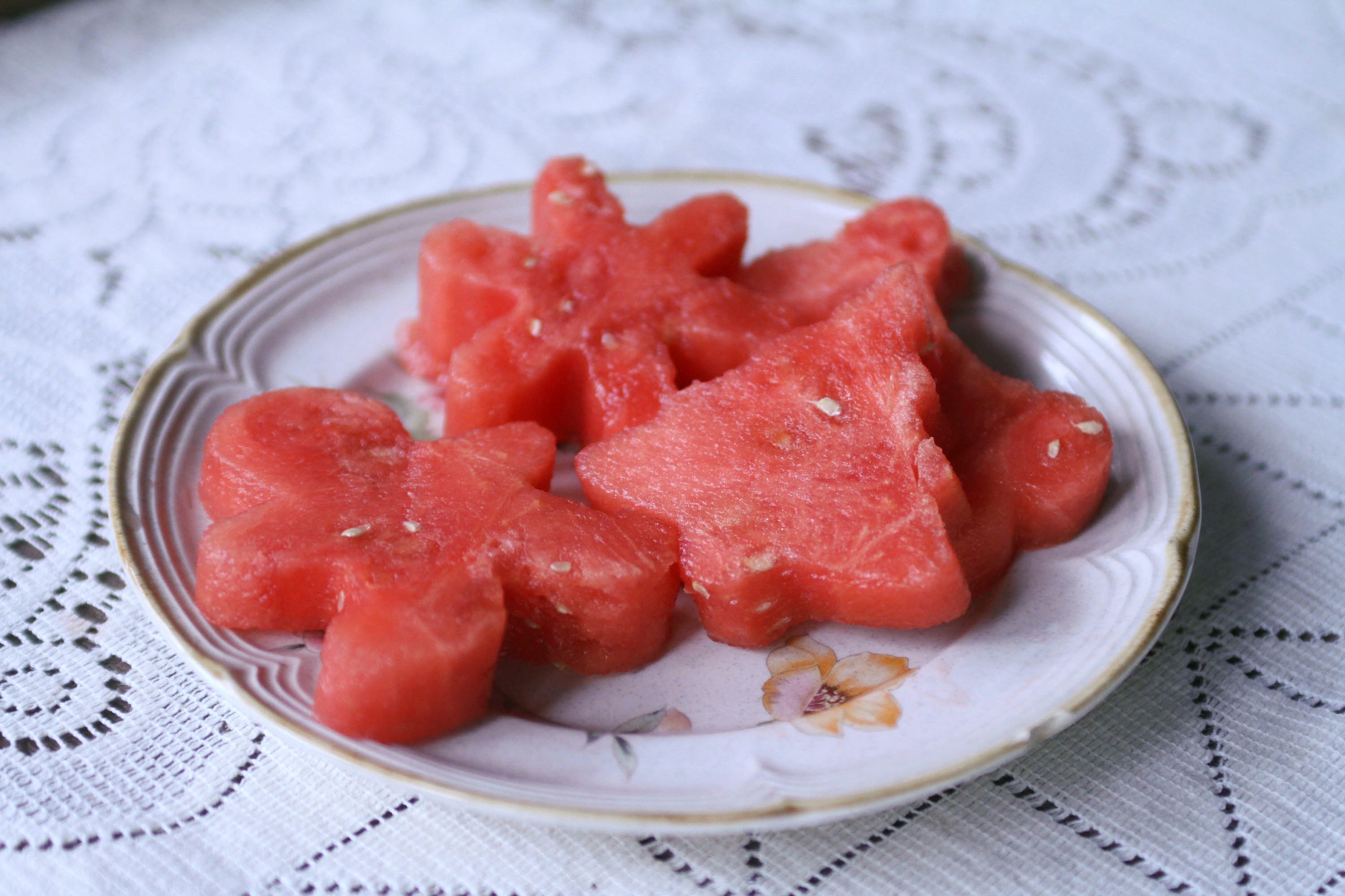 how-to-cut-fruit-into-shapes-with-pictures-ehow