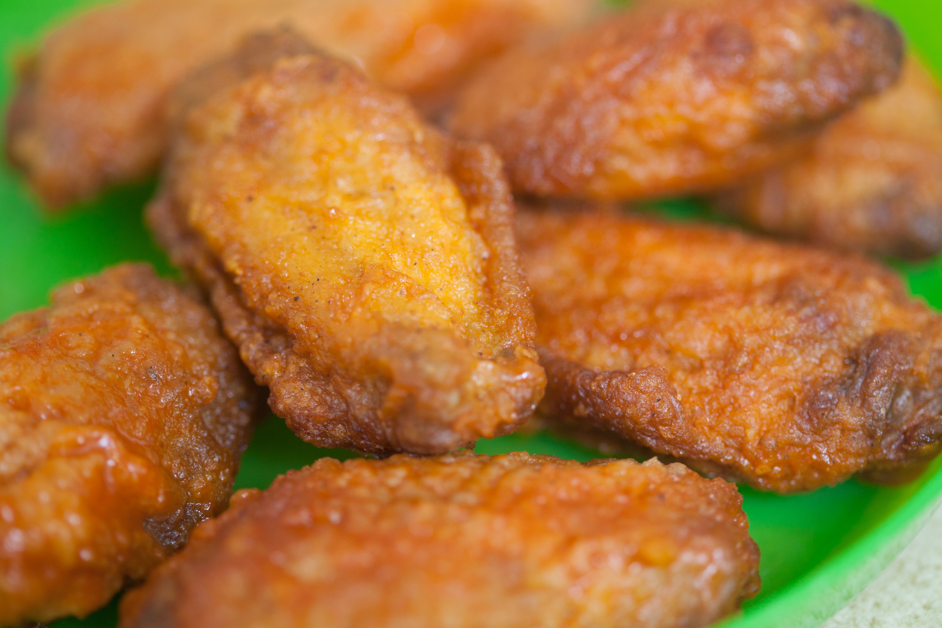 How to Reheat Buffalo Wings (with Pictures) | eHow