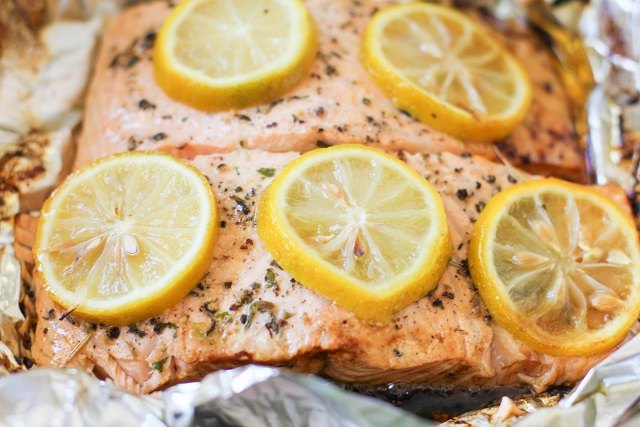 How to BBQ Salmon Fillets in Tin Foil | eHow