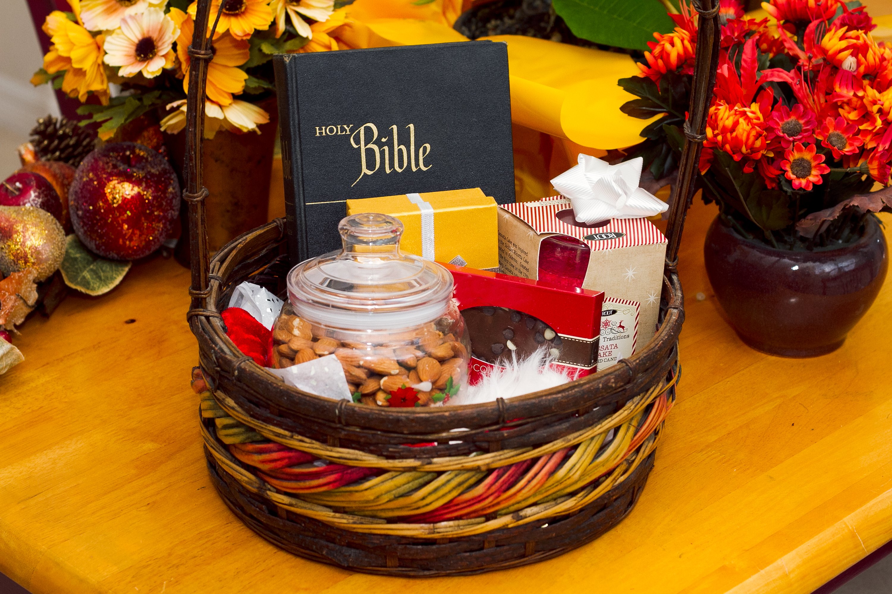 Gift Basket Ideas For Pastors with Pictures EHow