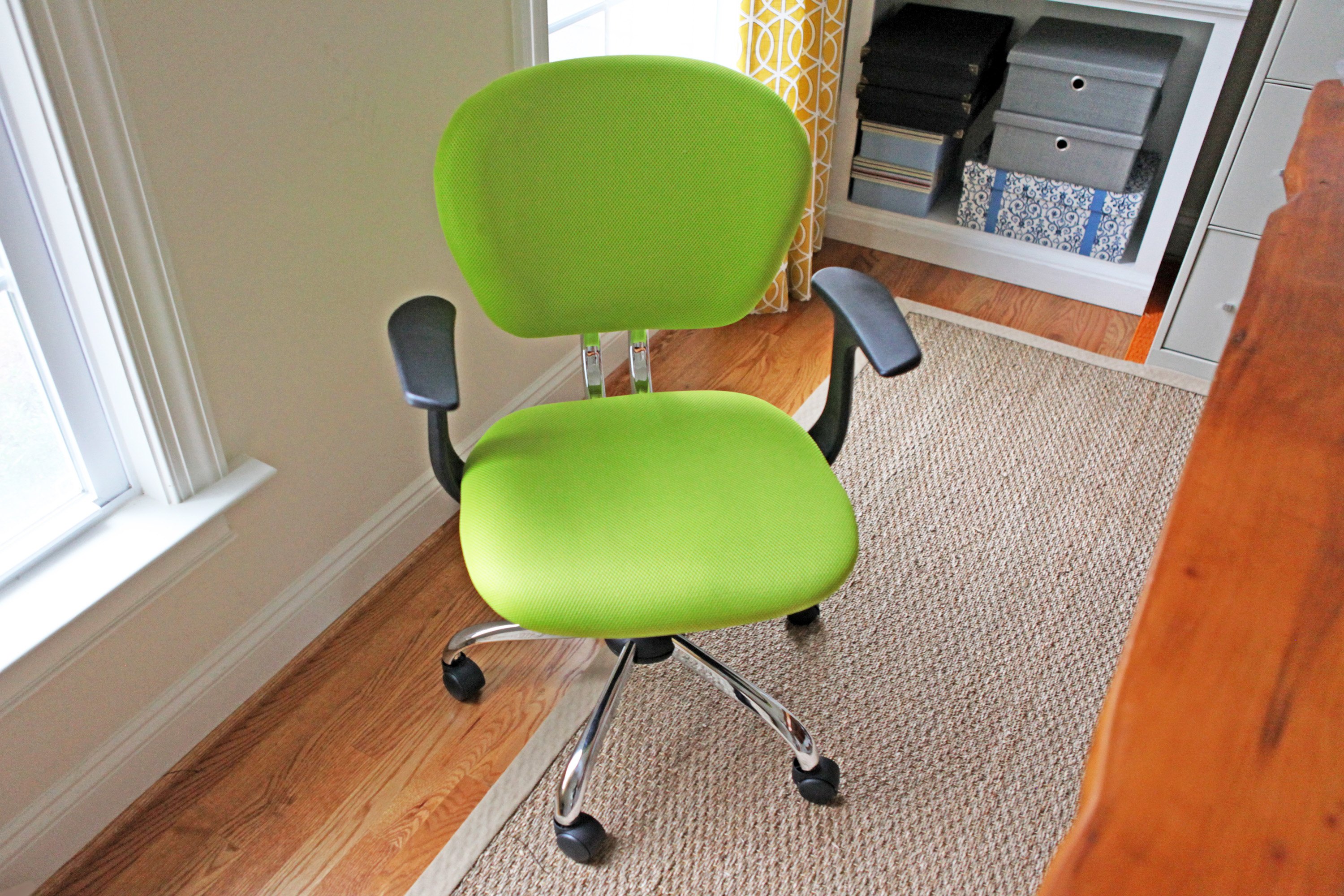 How to Fix a Squeaky Office Swivel Chair (with Pictures) | eHow