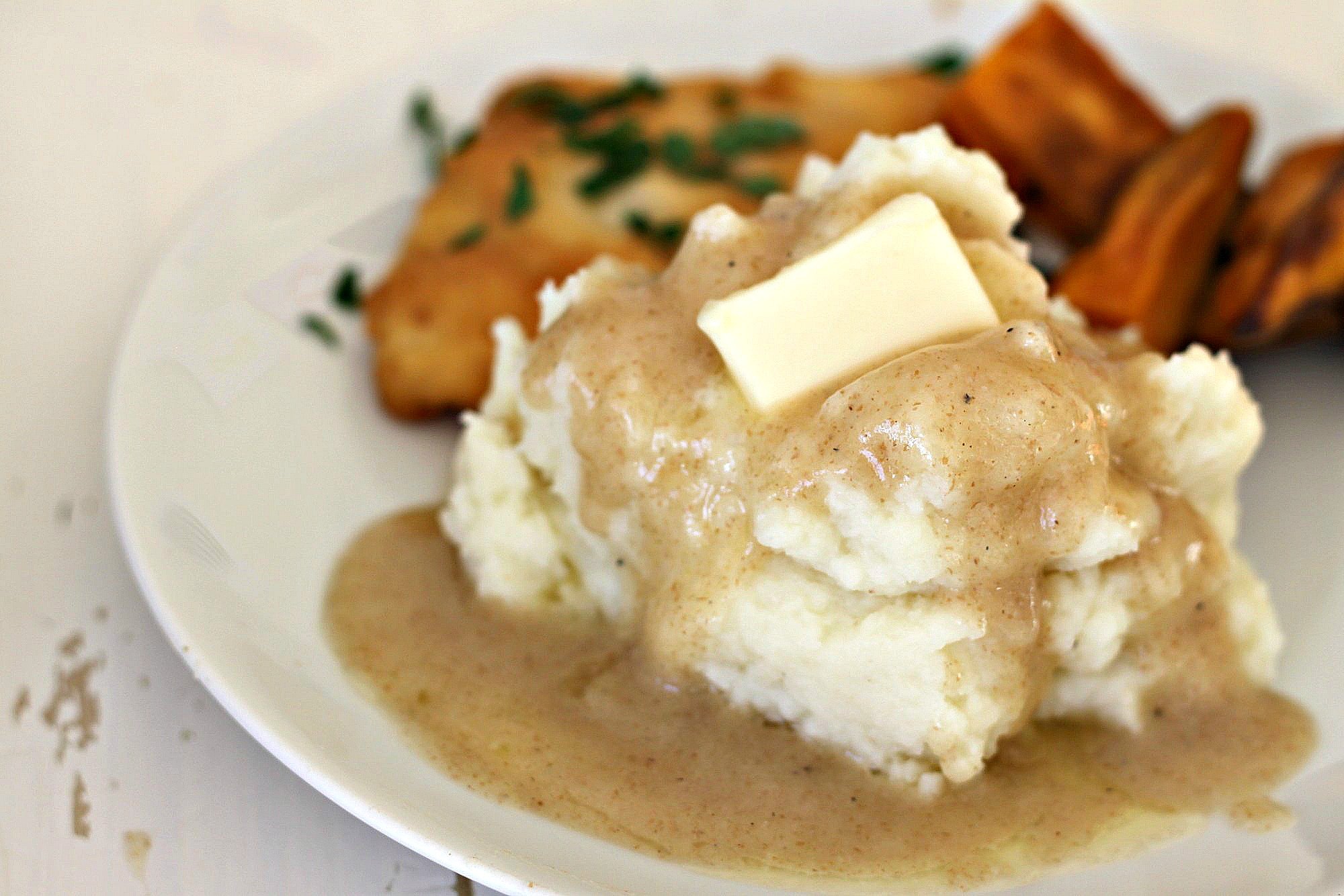 how-to-thicken-gravy-with-flour-plus-a-homemade-recipe-to-try-ehow