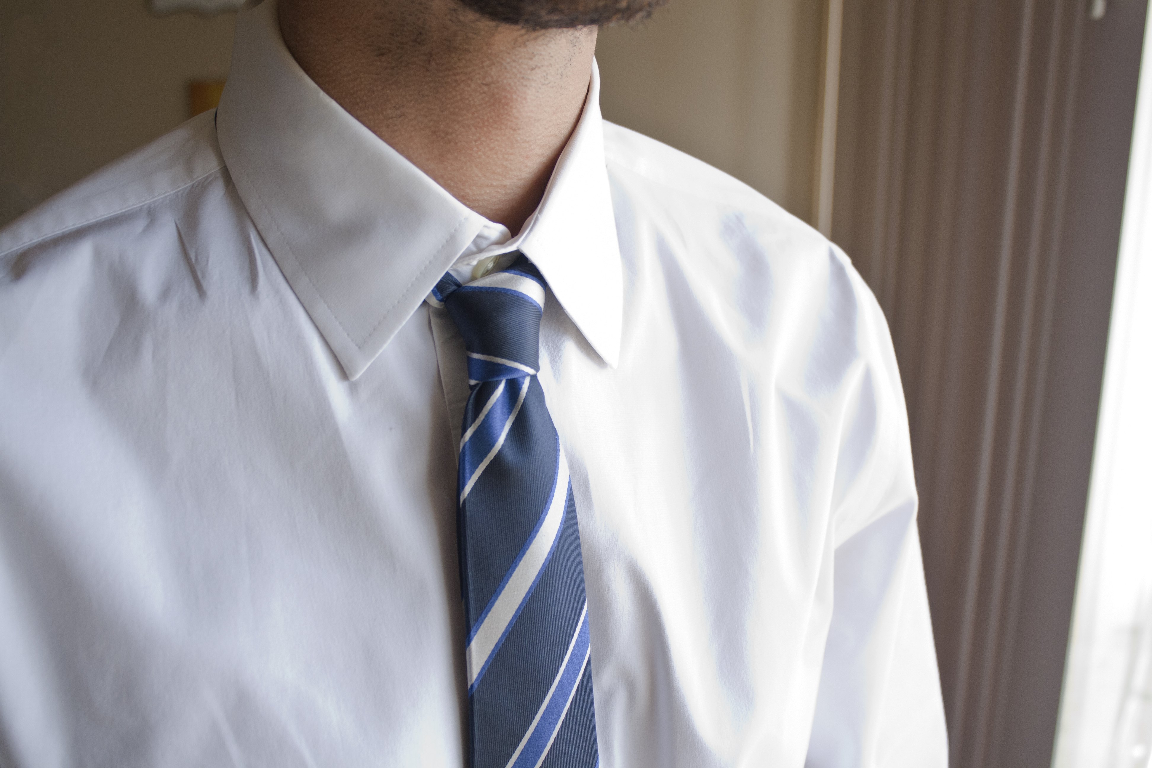 How to Tie a Necktie Step-by-Step (with Pictures) | eHow
