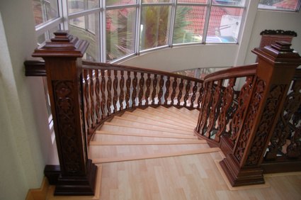 How to install a runner on stairs