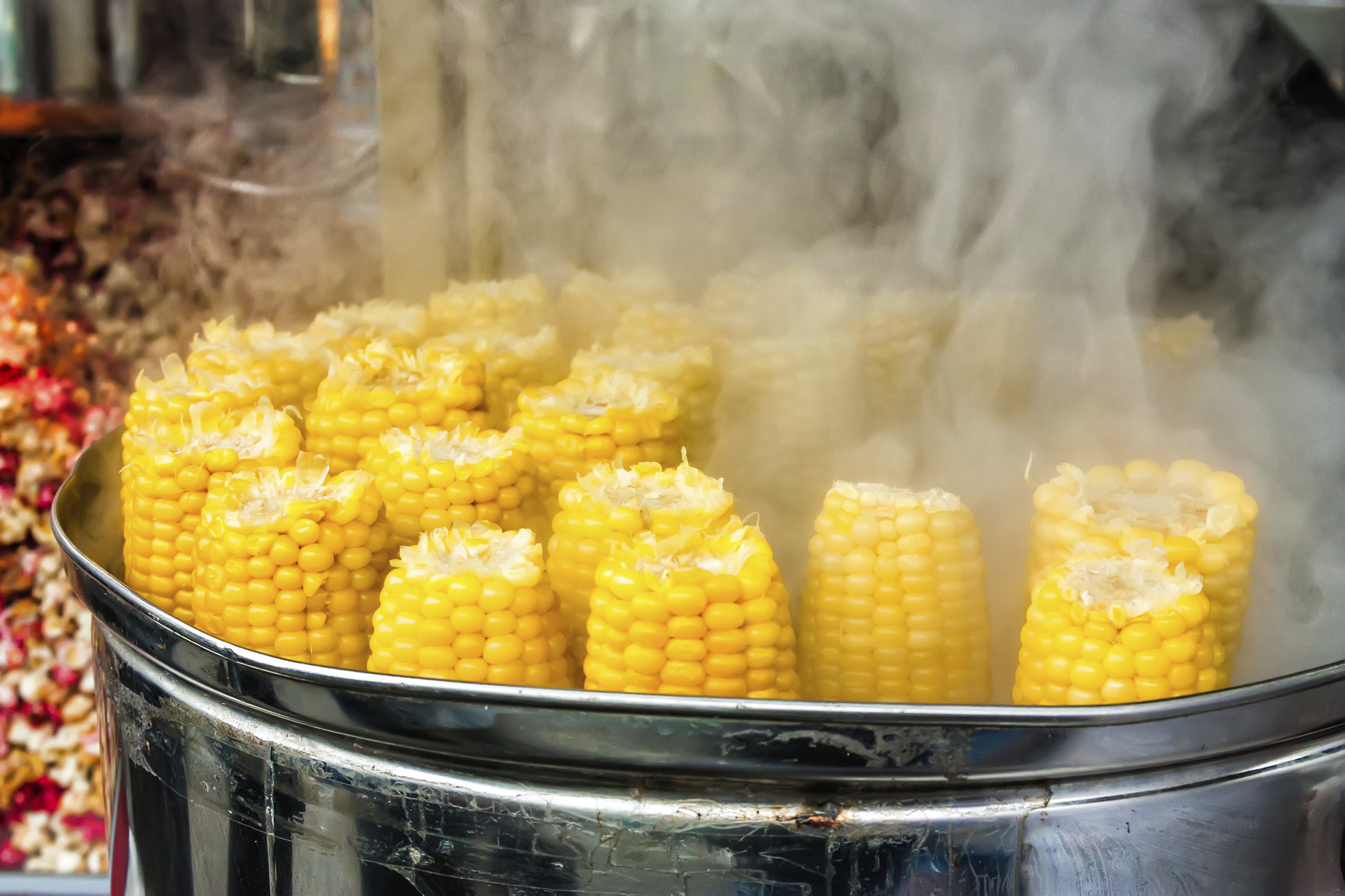 How to Steam Corn in a Steamer | eHow