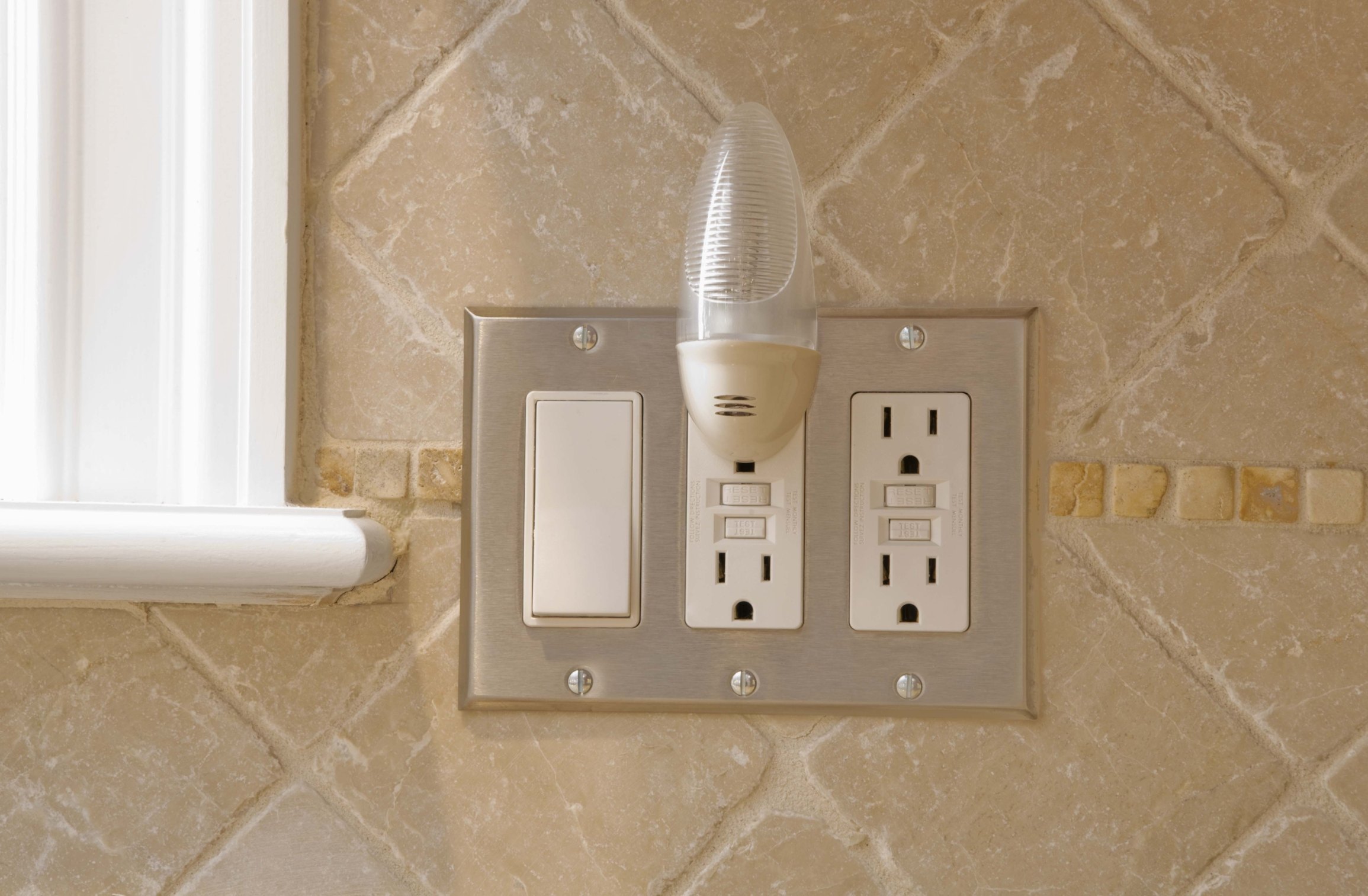 gfci outlet in kitchen