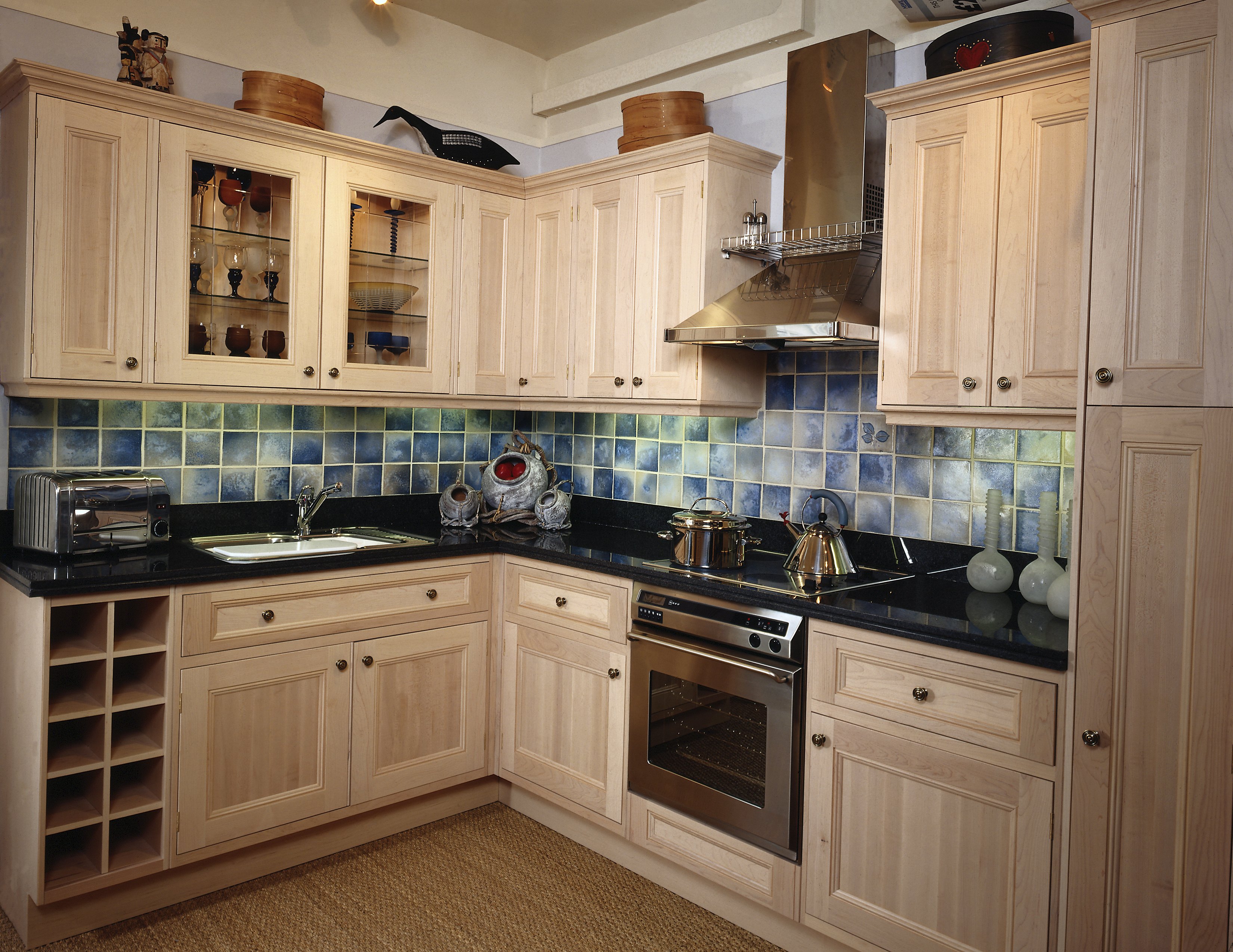 kitchen cabinets molding them