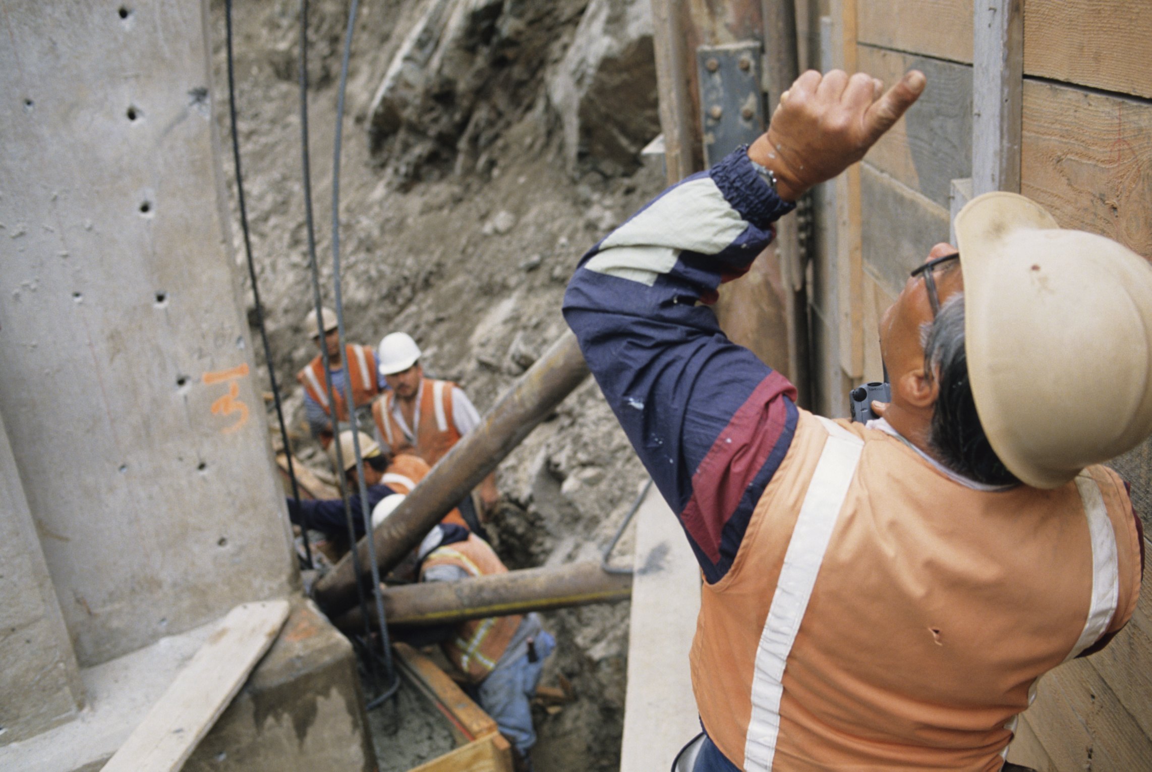 How to calculate cubic yards of concrete for footings ehow