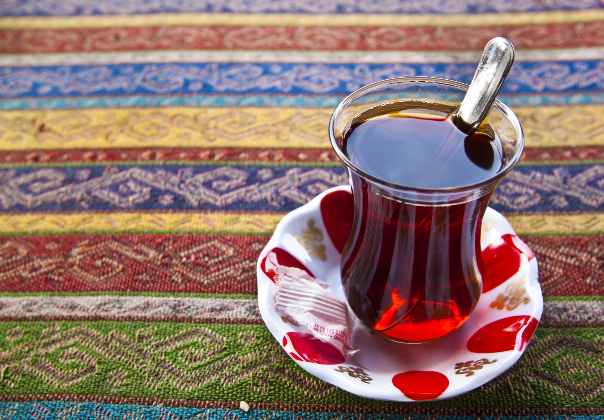 Почему турки пьют. Турецкий чай. Азербайджанский чай. Туркменский чай. Чай по турецки.