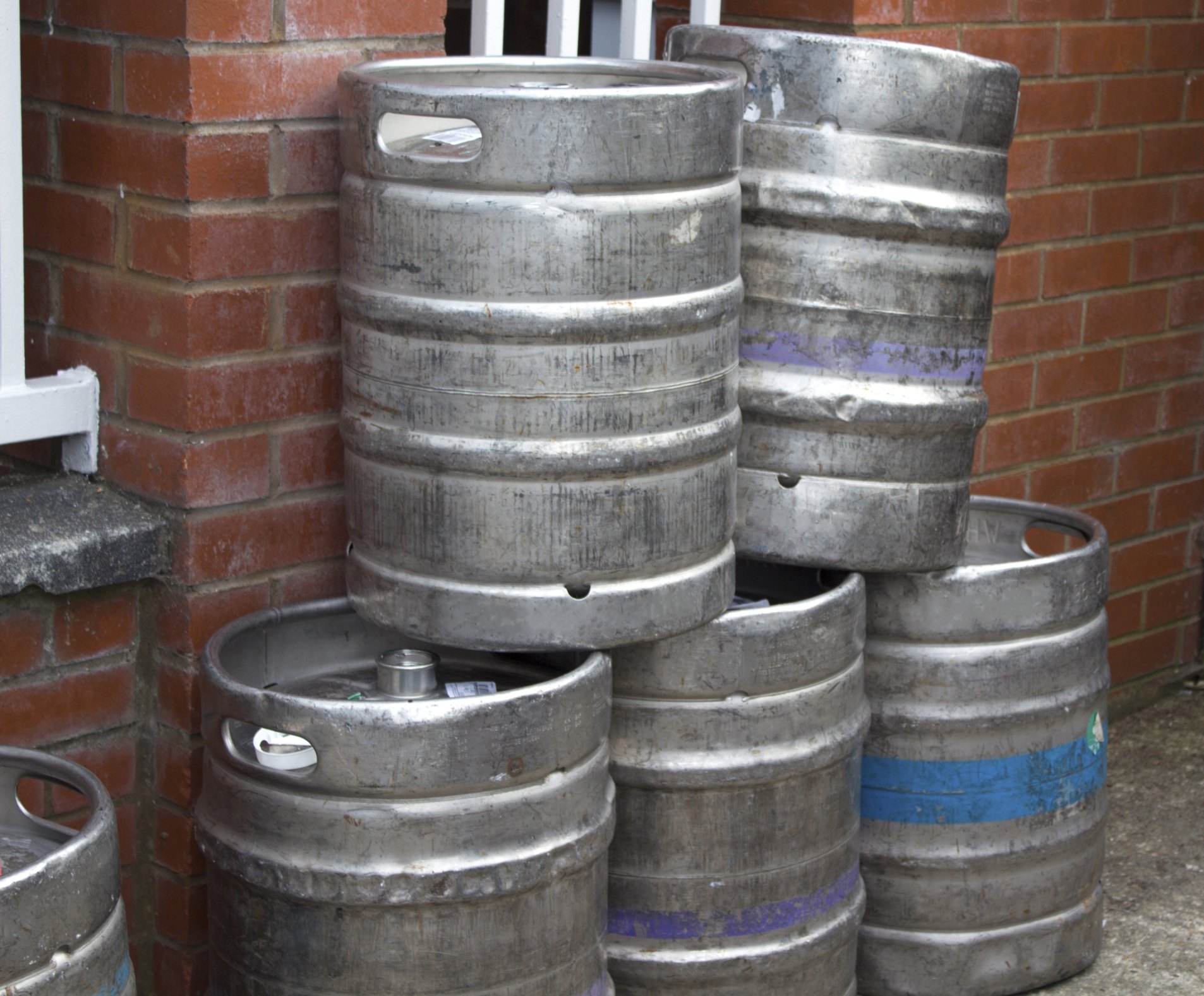 how-long-does-an-untapped-beer-keg-last-with-pictures-ehow